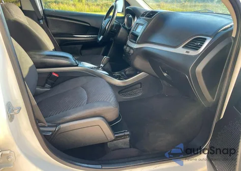 2018 Dodg Journey Se White из США, поврежденный, VIN 3C4PDCAB4JT386155